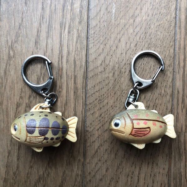 木製お魚キーホルダー2個セット
