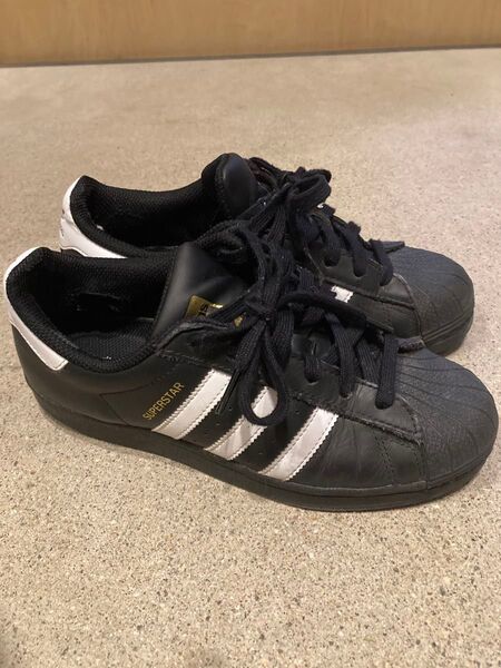 adidas スーパースター スニーカー 黒