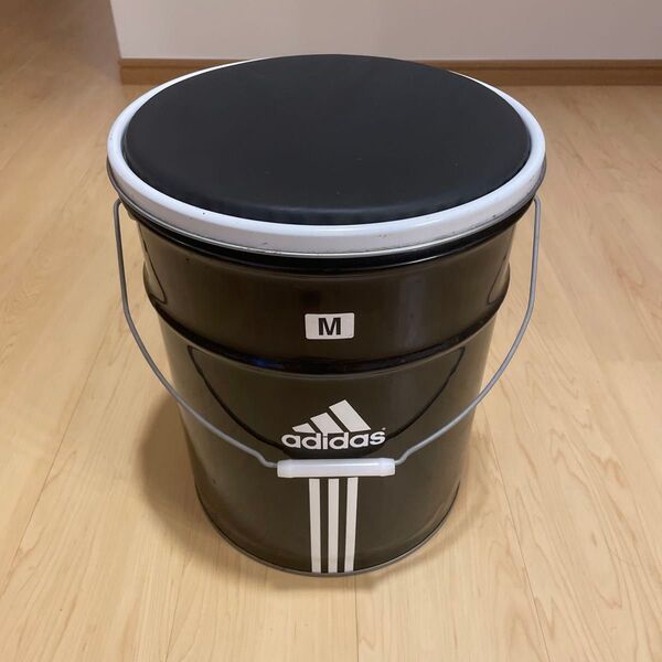 adidas 缶 スツール