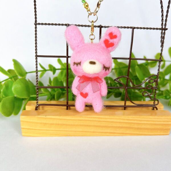 ハートうさぎ ピンク 羊毛フェルトバッグチャーム ハンドメイド