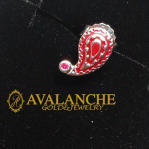 【新品未使用】AVALANCHE 片耳用ピアス ペイズリーモチーフ