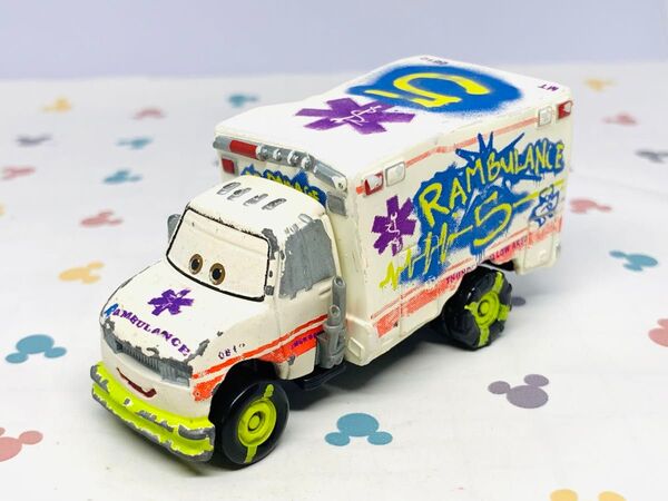 廃盤 トミカ カーズトミカ ドクターダメージ