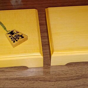 王将盛上駒根付け 本榧 一寸盤用将棋駒台