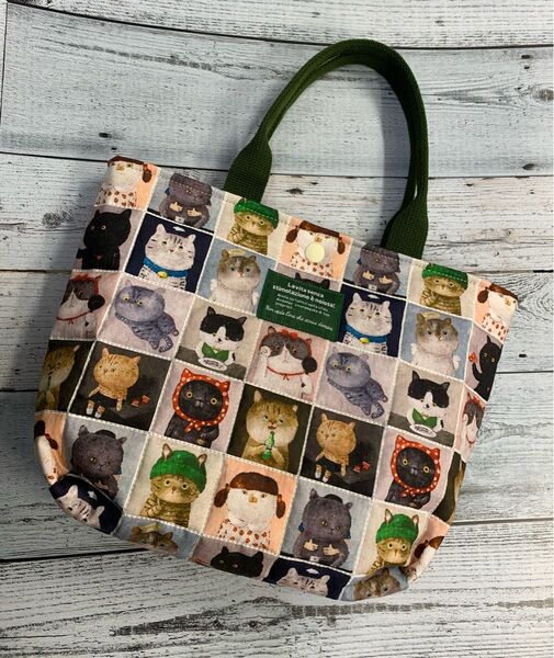 《手作り》可愛いトートバッグ エクボバッグ ハンドメイド キルティング 猫ちゃん柄 大きめ