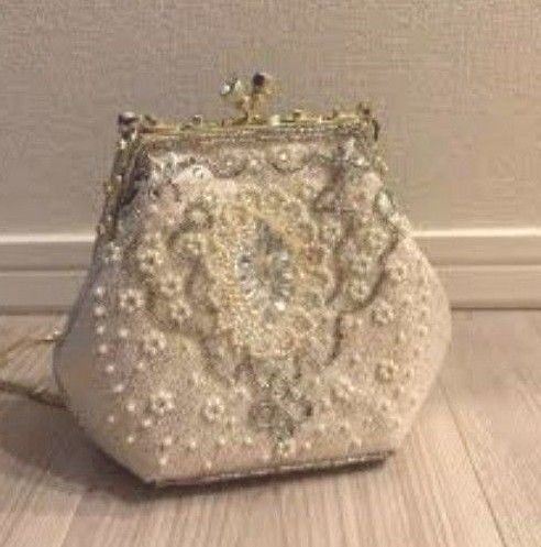 【美品】ビーズパーティバック 結婚式 二次会 パーティ ビーズ ビジュー 上品