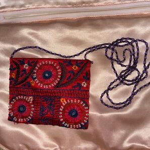 エスニック風 ミニポシェット ビーズ刺繍 赤紫