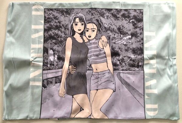 新品 頭文字D イニシャルD インパクトブルー 佐藤真子 沙雪 枕カバー サイズ 43x63㎝ シエルエイティ 雪 しげの秀一