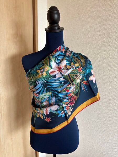 新品未使用 Jim Thompson ジムトンプソン シルク スカーフ 85cm角