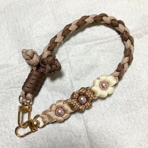 SALE スマホストラップ ハンドストラップ パラコード お花 ハンドメイド バッグチャーム キーホルダー