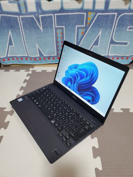 【超軽量】富士通ウルトラスリム モバイルノートパソコン 8GBメモリー&高速SSDで快適動作 Office2021入り