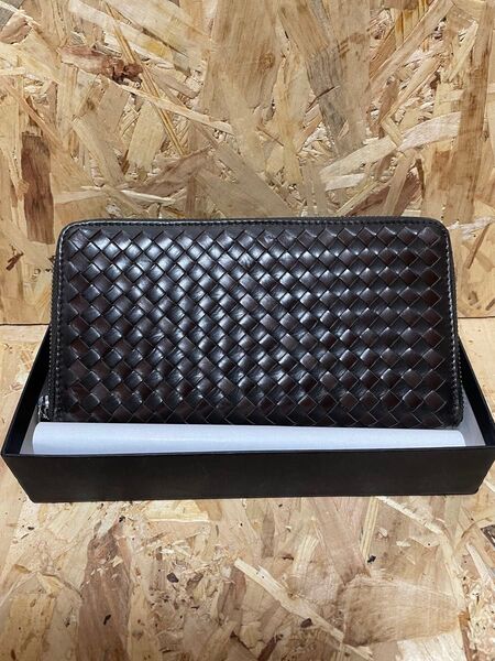 長財布 イントレチャート ブラウン