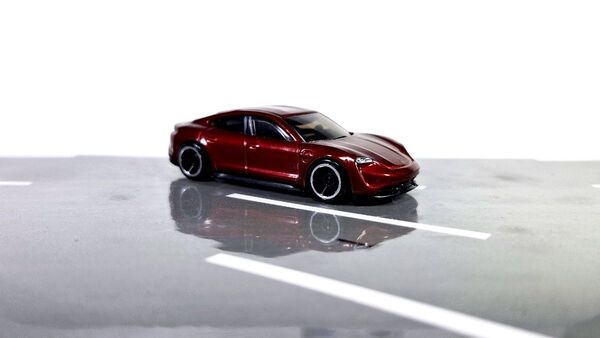 ホットウィール ポルシェタイカンTurboS