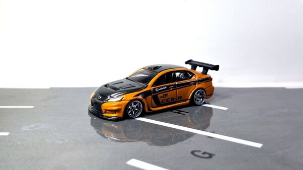 トミカ レクサスIS F CCS-R カスタム車です