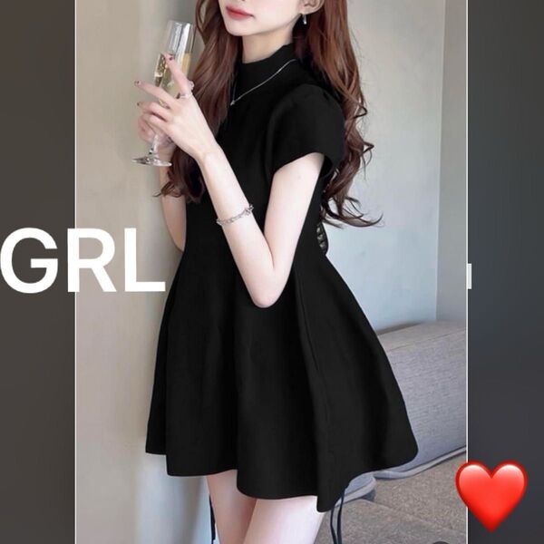 【美品】【大人気商品】グレイル(GRL)半袖フレアニットミニワンピース ブラック(黒)レディース S 無地