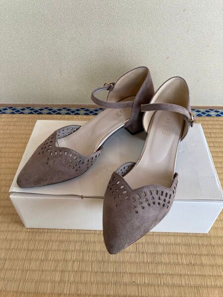 ※お値下げ中【grove】カットワークセパレートパンプス パンプス ヒール 結婚式 お呼ばれ 23センチ 外箱付き
