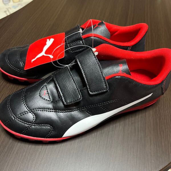 PUMA クラシコ C TT V JR 23.5cm ブラック/レッド サッカー