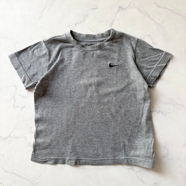 NIKE 100cm ワンポイントロゴTシャツ