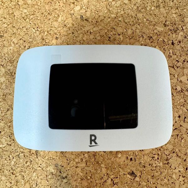 Rakuten WiFi Pocket Platinum 本体のみ