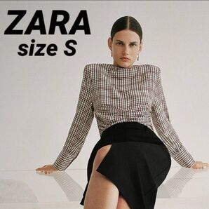 ZARA チェック柄クロップド丈トップス 肩パッド入り シャーリング入り 総柄
