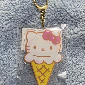 サンリオ ハローキティ アイス アクリルキーホルダー
