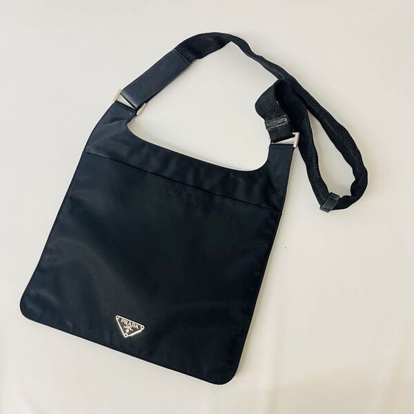 PRADA プラダ 三角ロゴ ナイロン ショルダーバッグ サコッシュ ブラック
