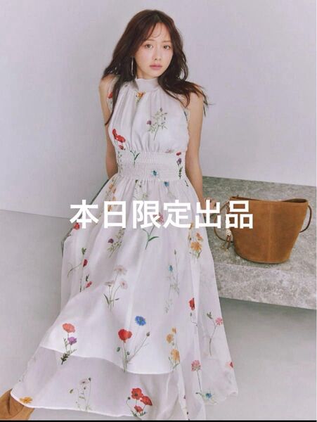 新品タグ付き snidelバックリボンシフォンワンピース