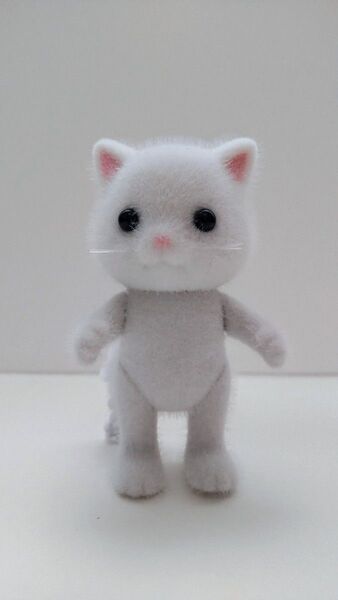 美品 シルバニアファミリー ペルシャネコの女の子(人形のみ)