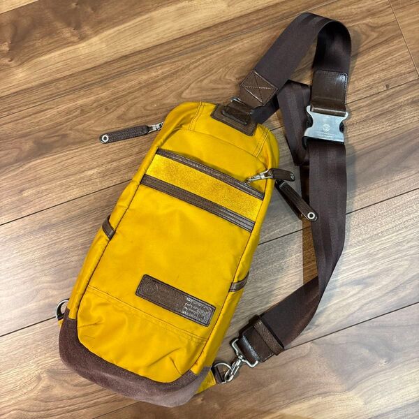 【良品】mspc マスターピース 高密度ナイロン×レザー ボディーバッグ