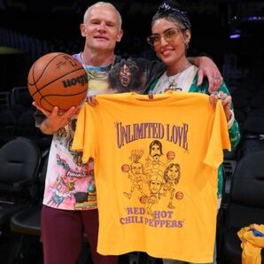RED HOT CHILI PEPPERS x LAKERS プロモT