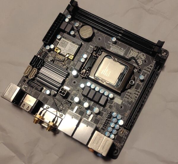 CPU付マザーボード XEON-1225V2 MINI-ITX Z77