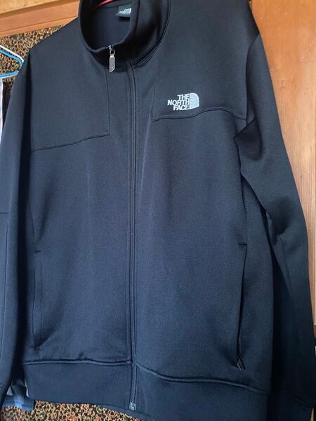 ノースフェイス 両サイドファスナーポケット サイズxLTHE NORTH FACE 1度使用 前後ろに刺繍ロゴ