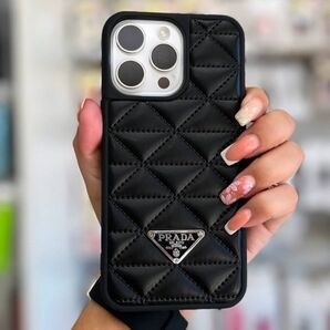 iPhone15ケース アイフォン16pro オシャレなキルティングデザイン レザーケース<新品未使用>