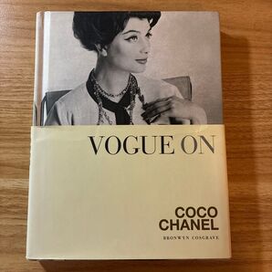 VOGUE ON COCO CHANEL 洋書 シャネル ココシャネル