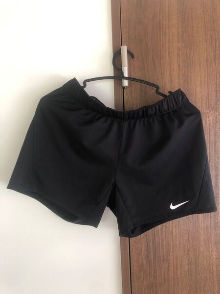 Nike ブラック スポーツショートパンツ S