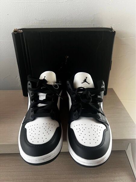 新品 NIKE エア ジョーダン 1 LOW
