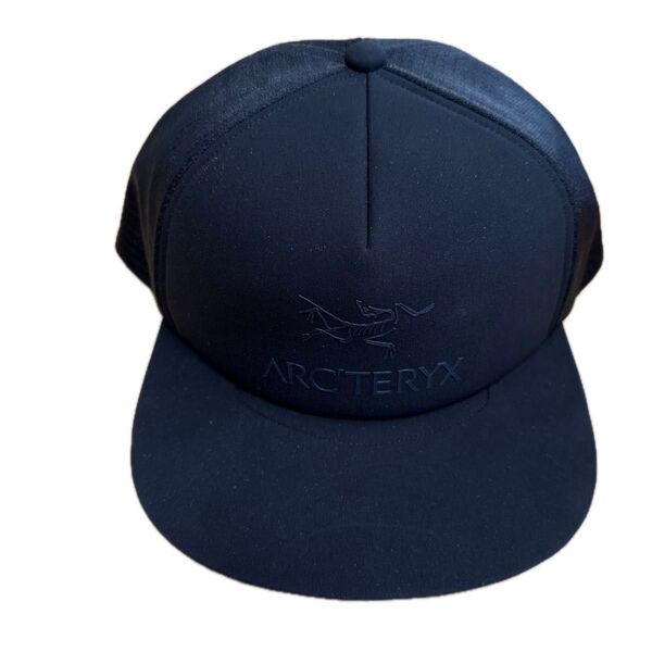 アークテリクス ARC’TERYX LOGO TRUCKER Flat CAP メッシュキャップ 帽子 ブラック BLACK
