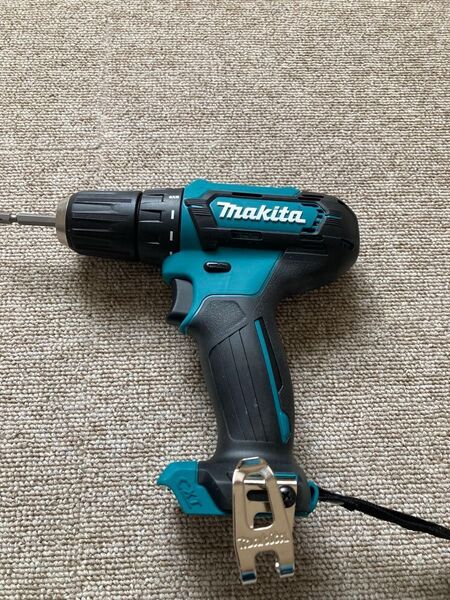 マキタ(makita) 充電式ドライバドリル DF333DZ スライド10.8V 本体 新品未使用