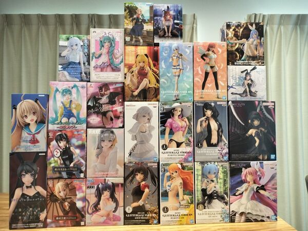 美少女フィギュアまとめ売り(25体)セット 初音ミク・まどまぎ等