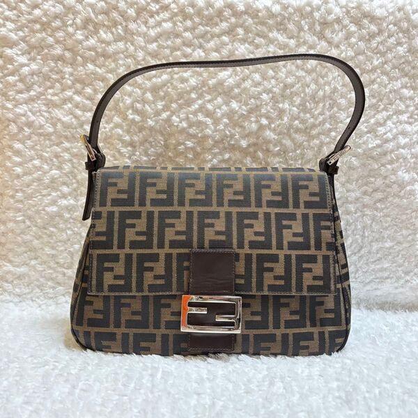 FENDI フェンディ マンマバケット ショルダーバッグ ズッカ柄 ブラウン