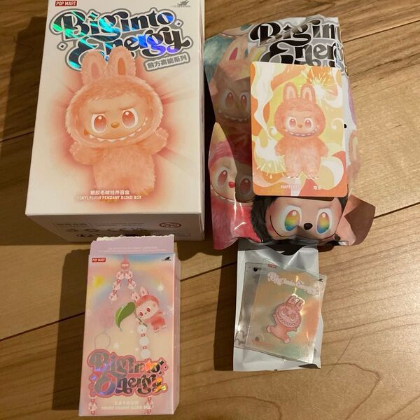 POPMART The monsters Big into Energy ぬいぐるみ + フォンチャーム (HAPPINESS)