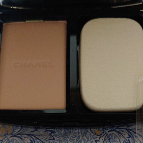 パウダーファンデー ション シャネル CHANEL ヴィタルミエール ドゥスール コンパクト#12 36