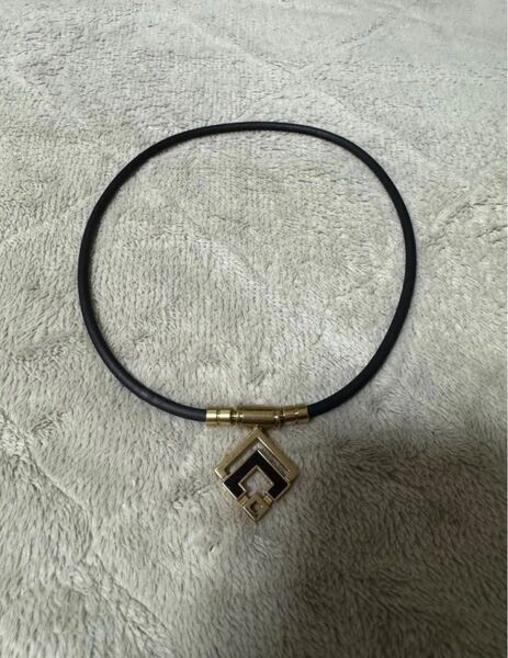 コラントッテ Colantotte ARAN クラシックゴールド 磁気ネックレス Mサイズ 美品