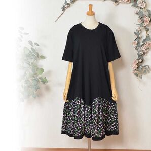 新品☆M〜L(ゆったりサイズ) 裾フレア 小花柄 ワンピース 半袖 レディース 上品 きれいめ 夏/ブラック 黒/N82-277