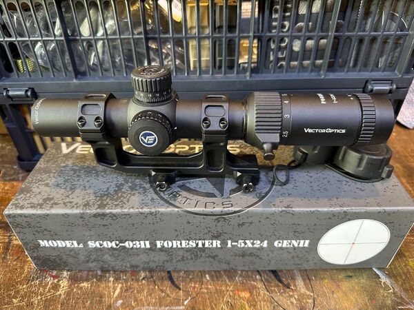 Vector Optics Forester 1-5x24 GenII SCOC-03II スコープ