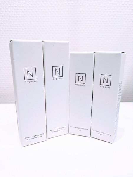 新品。N organic エヌ オーガニック モイスチュア&バランシング クレンジングミルク モイスチュア&バランシング フォーム