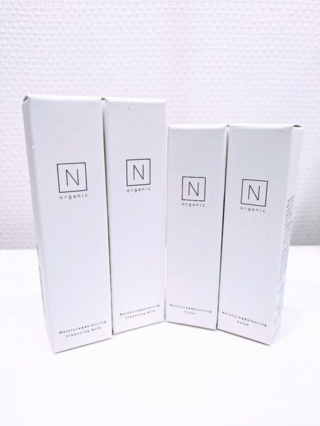 新品。N organic エヌ オーガニック モイスチュア&バランシング クレンジングミルク モイスチュア&バランシング フォーム