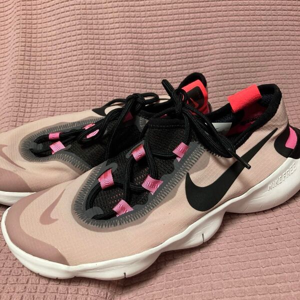 NIKE ナイキ ランニングシューズ ピンク×ブラック 23.5cm