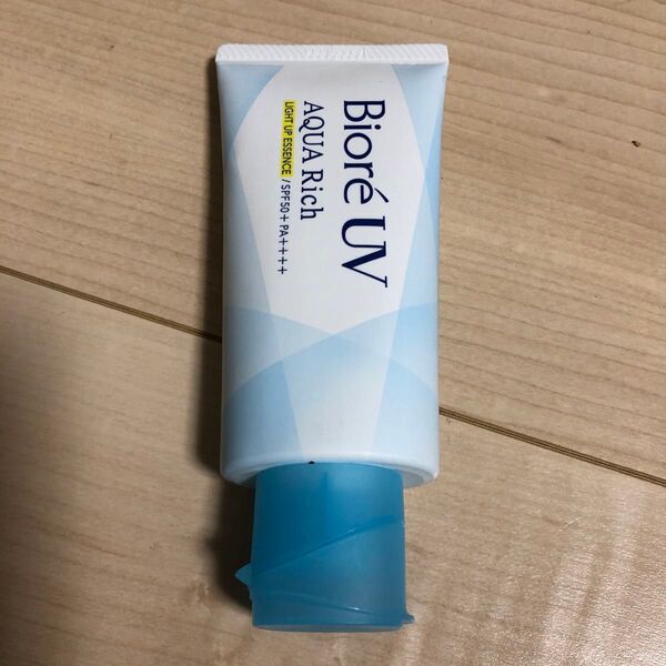 ビオレUV アクアリッチ ライトアップエッセンス SPF50+ PA++++
