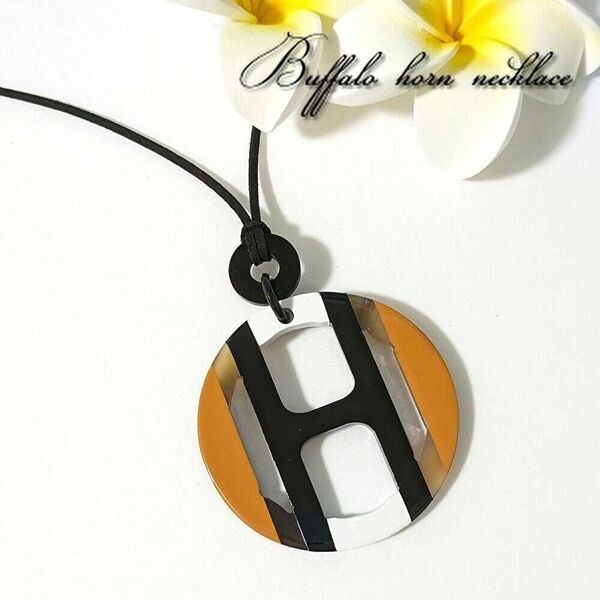 BH61 イニシャルHサークルネックレス 水牛ネックレス バッファローホーン