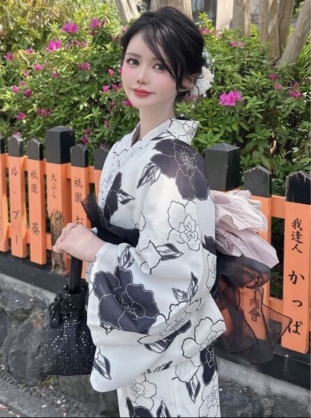 花柄モノトーン浴衣 兵児帯 ピンク ブラック ホワイト 大人花柄 古典花柄 和柄 モダン